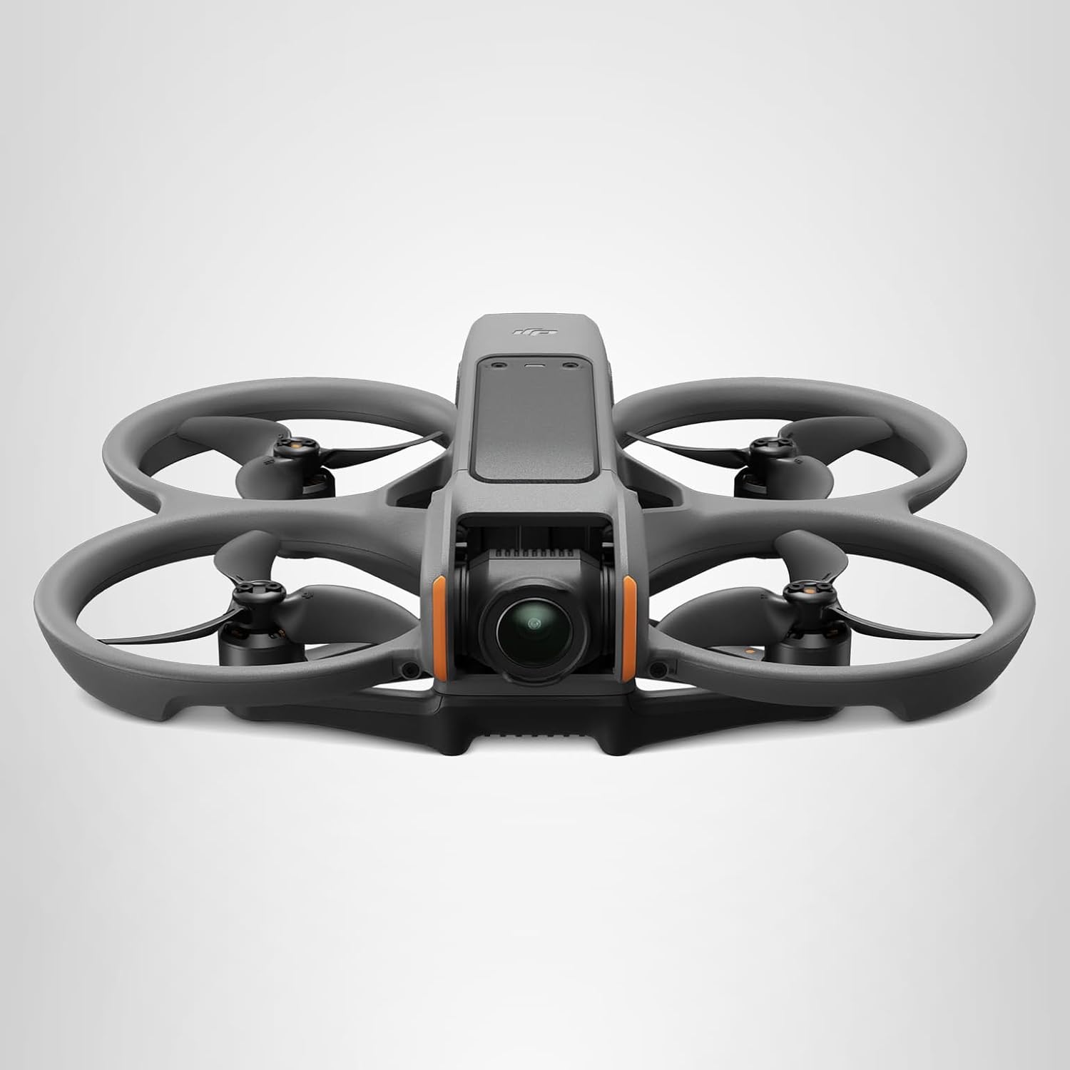 DJI Avata 2 FPV-Drohne im dynamischen Flug
