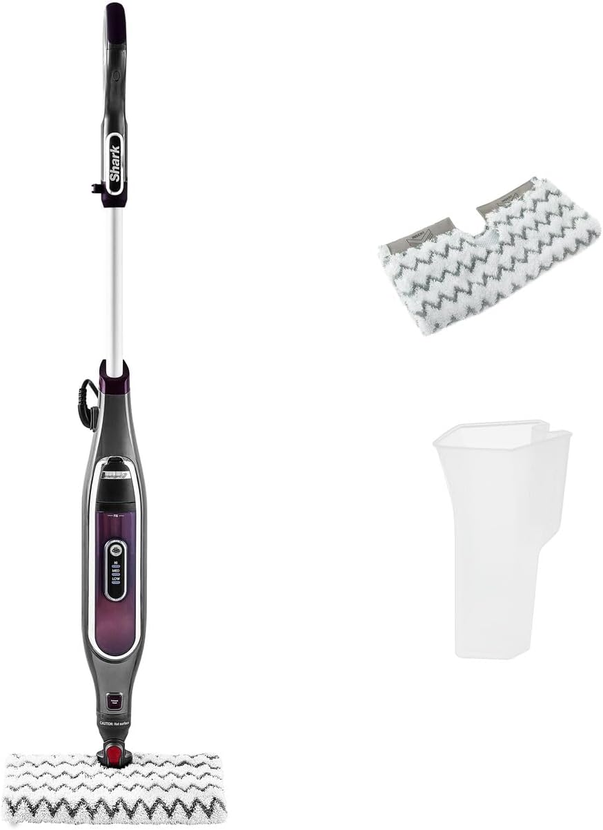 Shark Klik n Flip Dampfreiniger S6003EU beim Reinigen eines Fliesenbodens